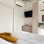Aquavista - Lakeview With Pool Apartmán *