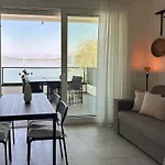 Aquavista - Lakeview With Pool Apartmán