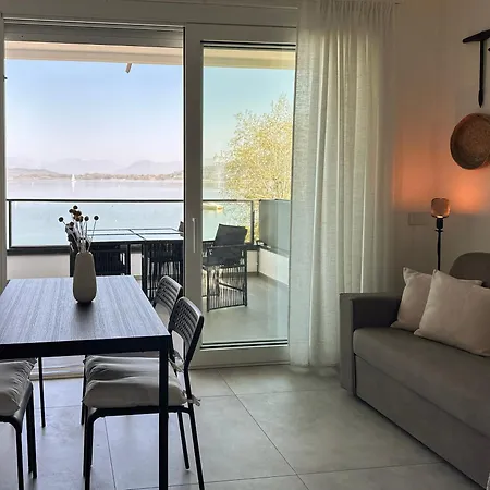 Aquavista - Lakeview With Pool Apartment