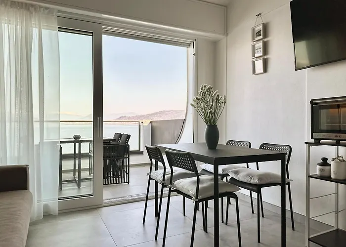 Aquavista - Lakeview With Pool Appartement *