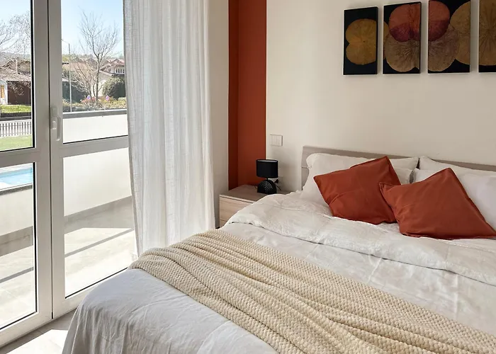 Aquavista - Lakeview With Pool Appartement